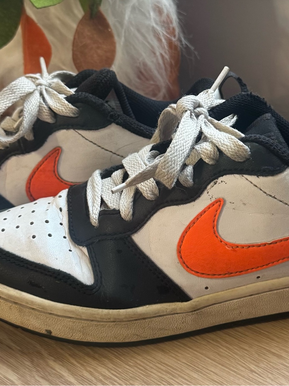 Nike Court Borough Low 2 Unisex Kids Sneaker US 4Y Black/White/Orange BQ5448